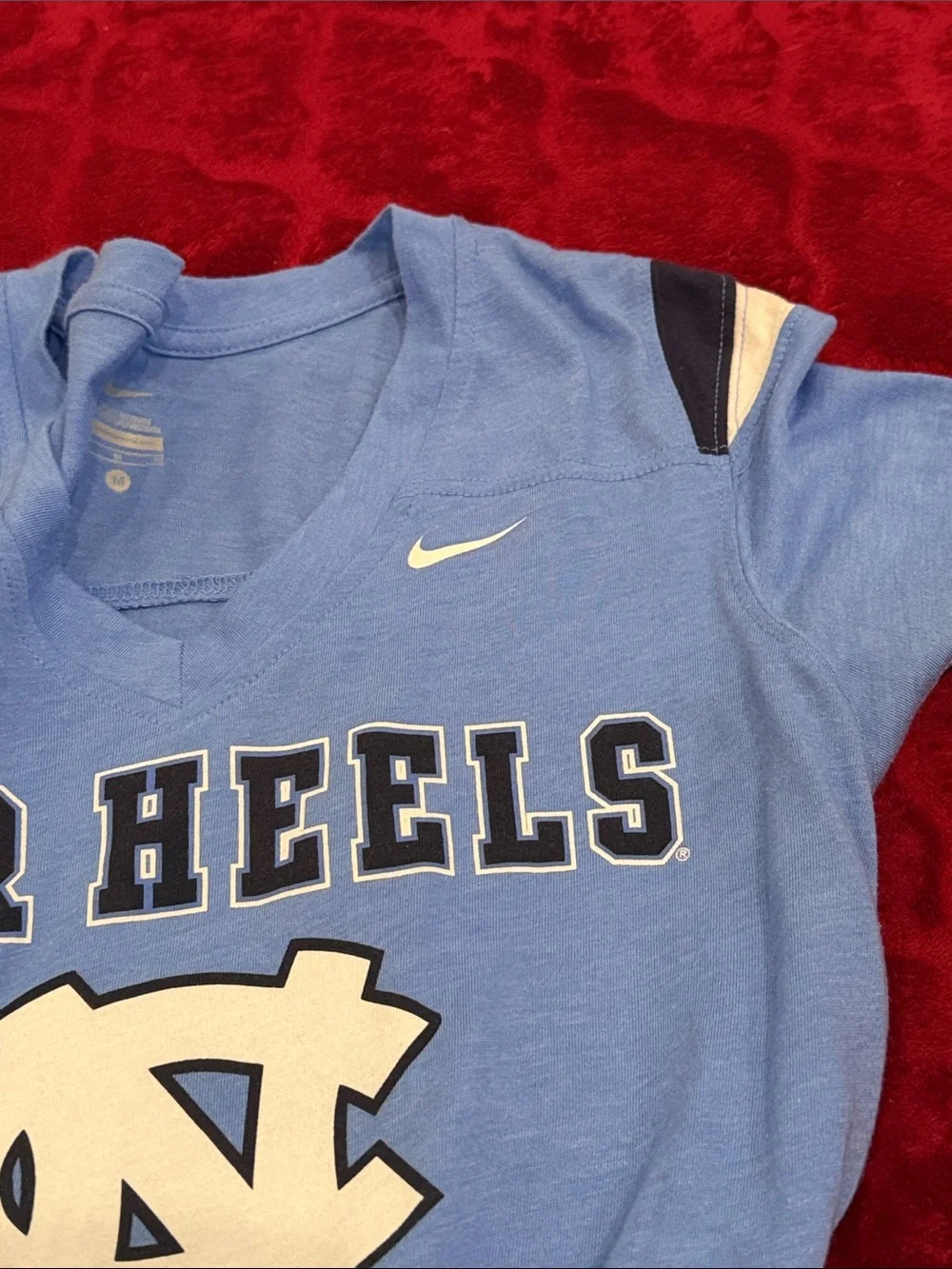 Nike Medium Sport UNC at Chapel Hill College Apparel Tee Tar Heels V‑Neck Womens